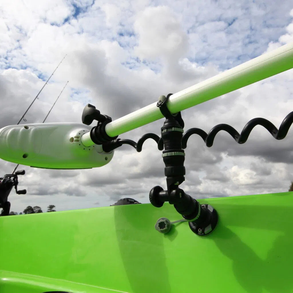 Votre équipement ne correspond pas toujours à votre disposition - et c'est exactement pour cela que le RAILBLAZA Adjustable Extender R-Lock a été conçu.

Cette extension vous donne une longueur supplémentaire et une flexibilité totale entre n'importe quelle base StarPort et votre accessoire monté. Avec les joints de friction R-Lock aux deux extrémités, vous obtenez un réglage lisse et sans outil et une prise solide comme le roc qui ne dérive pas ou ne s'affaisse pas sous pression.
