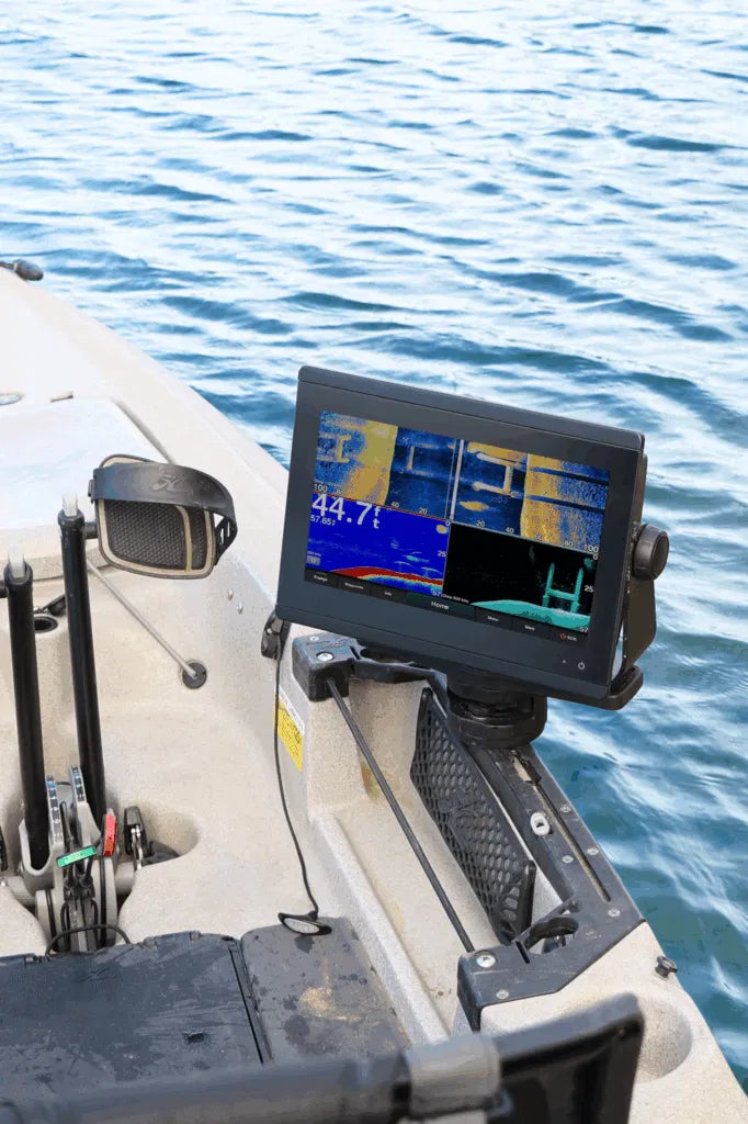 Grand équipement, petite empreinte - c'est la beauté du support de piste de kayak RAILBLAZA HEXX.

Conçue pour supporter un poids lourd et une utilisation difficile, cette base robuste se glisse directement dans le système de piste de votre kayak et verrouille tout accessoire HEXX avec une précision de niveau professionnel.