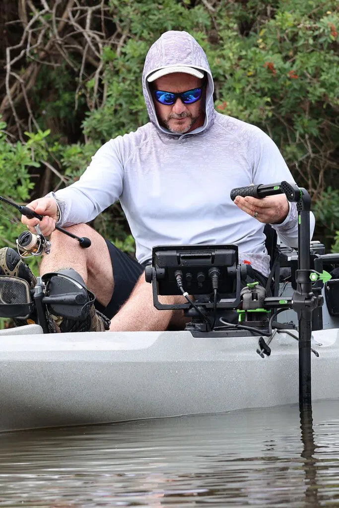 Grand équipement, petite empreinte - c'est la beauté du support de piste de kayak RAILBLAZA HEXX.

Conçue pour supporter un poids lourd et une utilisation difficile, cette base robuste se glisse directement dans le système de piste de votre kayak et verrouille tout accessoire HEXX avec une précision de niveau professionnel.