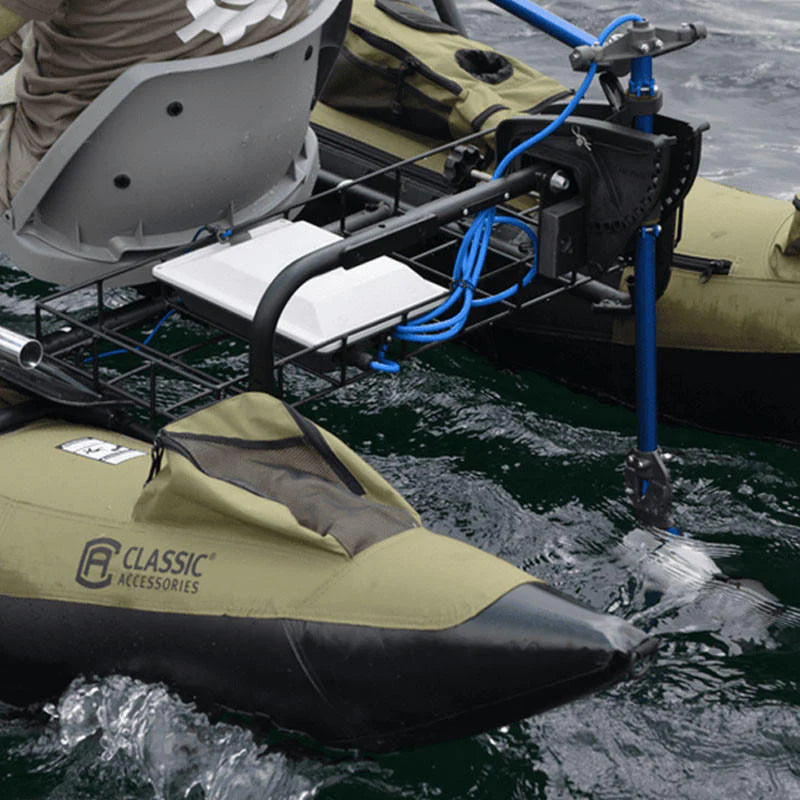 Avec l'adaptateur Bixpy, vous pouvez attacher votre moteur Bixpy à pratiquement n'importe quelle embarcation avec une surface de montage verticale plate en quelques secondes.

Cela comprend la plupart des canots pneumatiques, certains kayaks, des pontons personnels et une variété d'autres embarcations.

Le tuyau en aluminium s'ajustera pour s'adapter à pratiquement n'importe quelle profondeur, répondant à vos besoins.